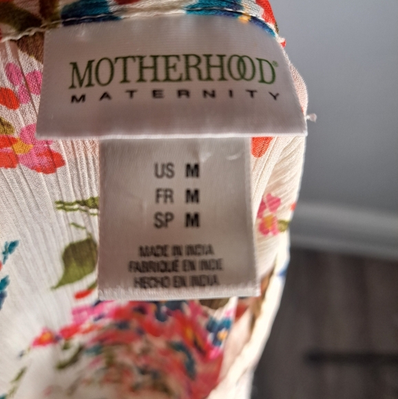 Maternity LOT Size Medium-Large - Picture 2 of 12